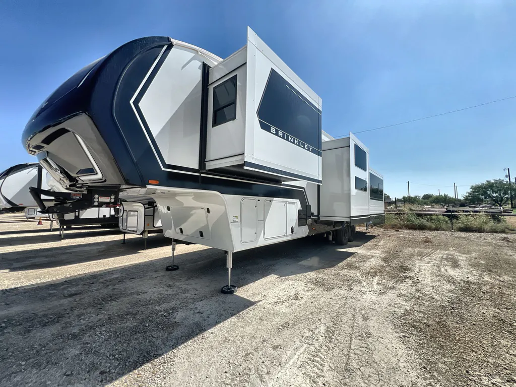 2025 Brinkley Model Z 3610, Photos photo 4