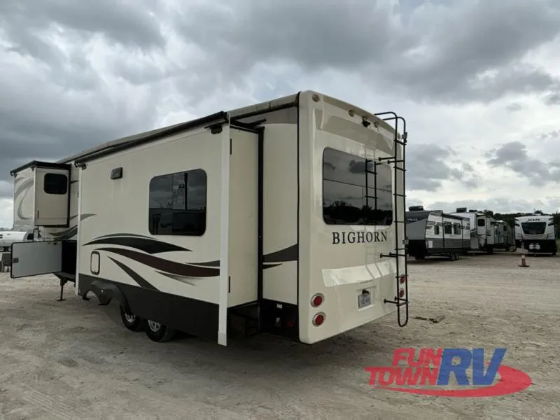 2018 Heartland Bighorn 3010RE - Photo 4