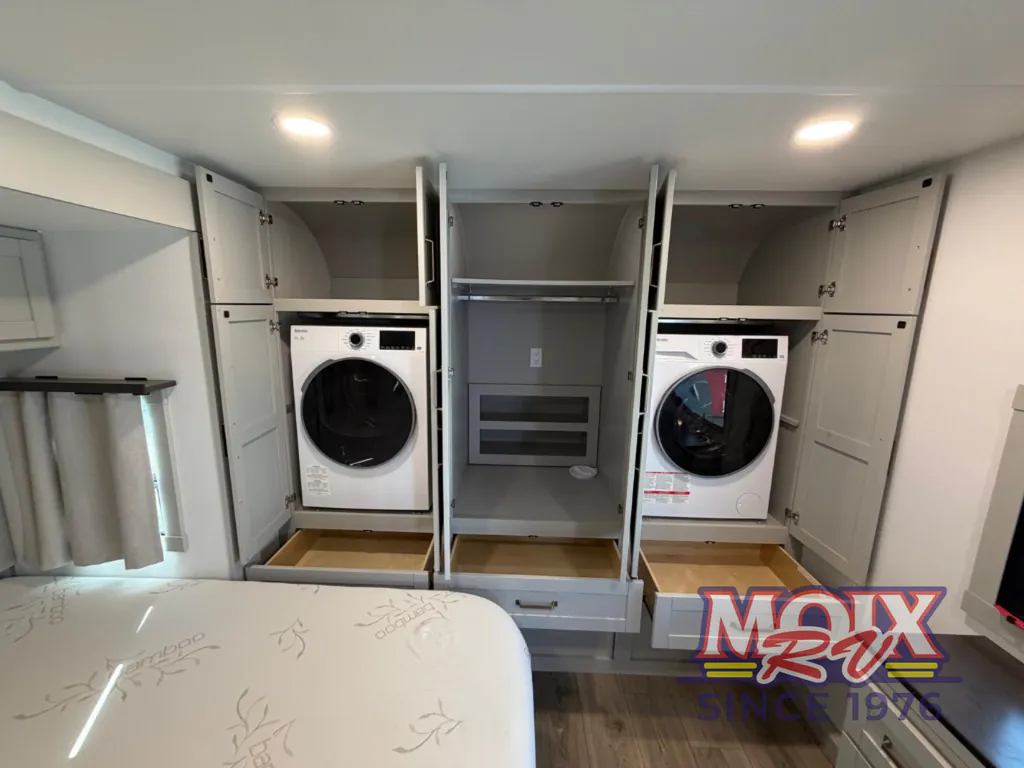 2026 Brinkley Model Z AIR 310, Photos photo 21