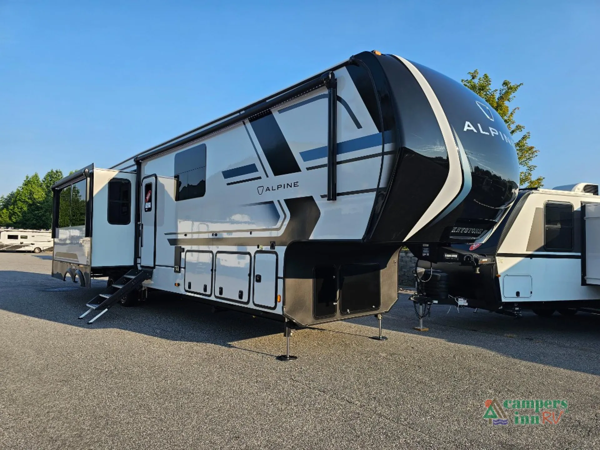 2026 Keystone Alpine 3910RK dealer photo 1 from Campers Inn RV