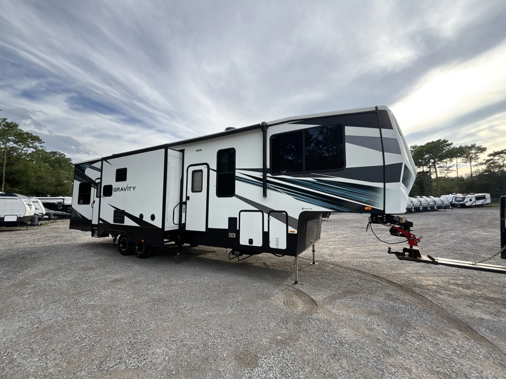 2022 Heartland Gravity 3550 - Photo 2
