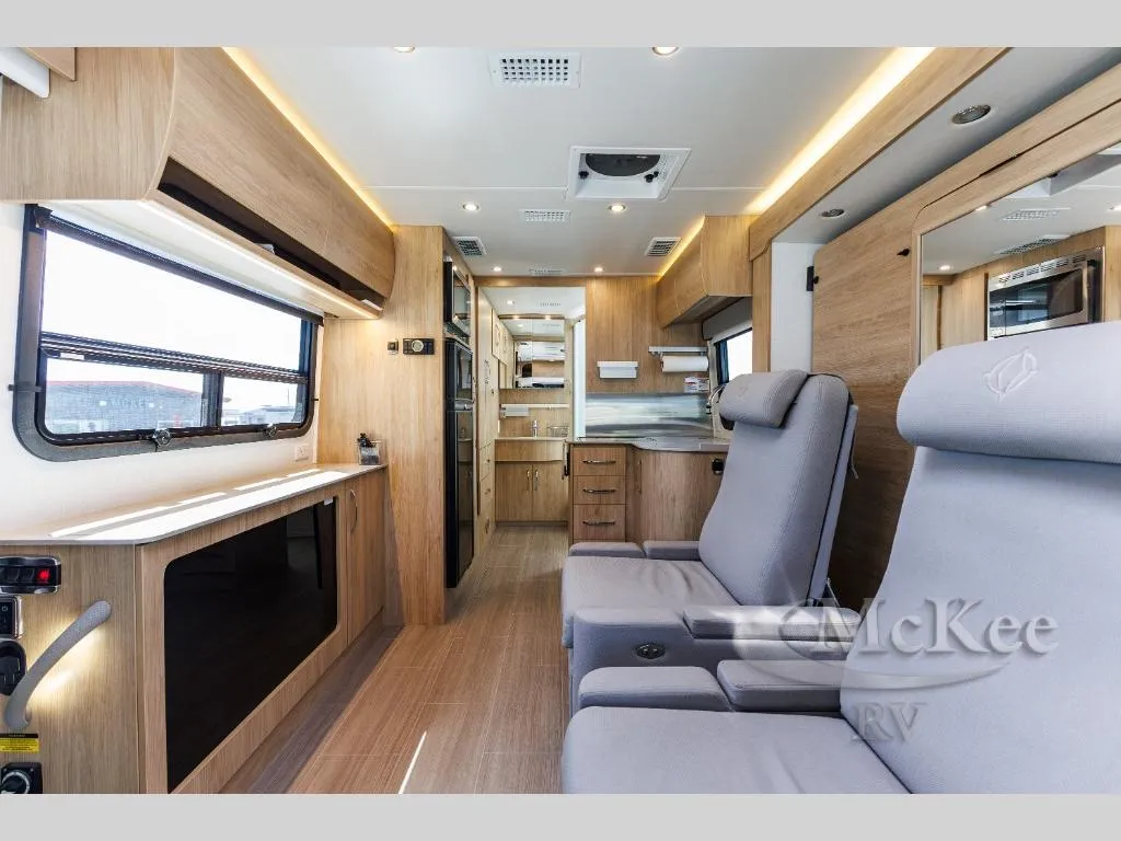 2022 Leisure Travel Unity 24MB - Photo 2