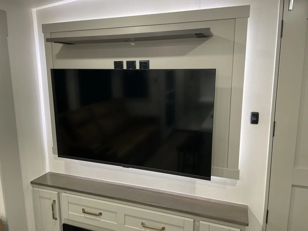 2025 Brinkley Model Z AIR 295, Photos photo 14