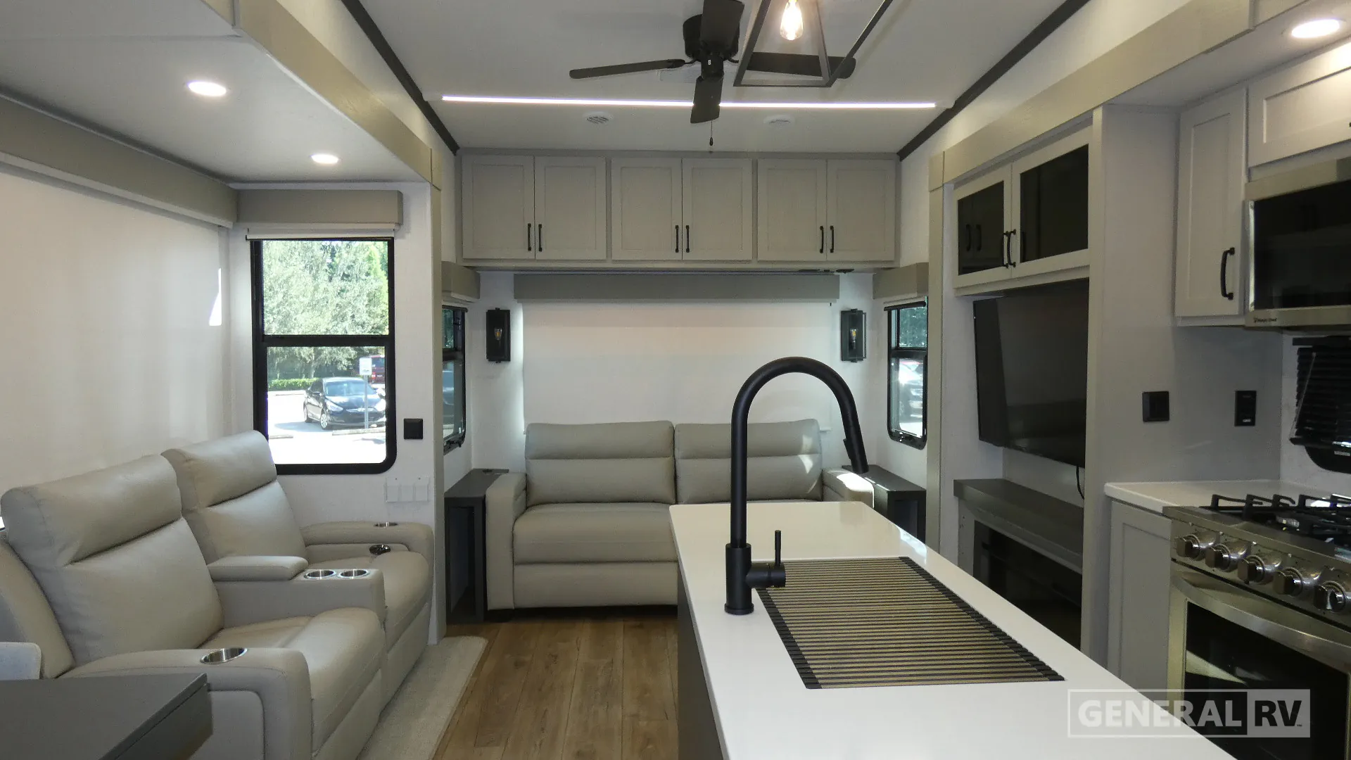 2025 Forest River Columbus 383RLH - Photo 3