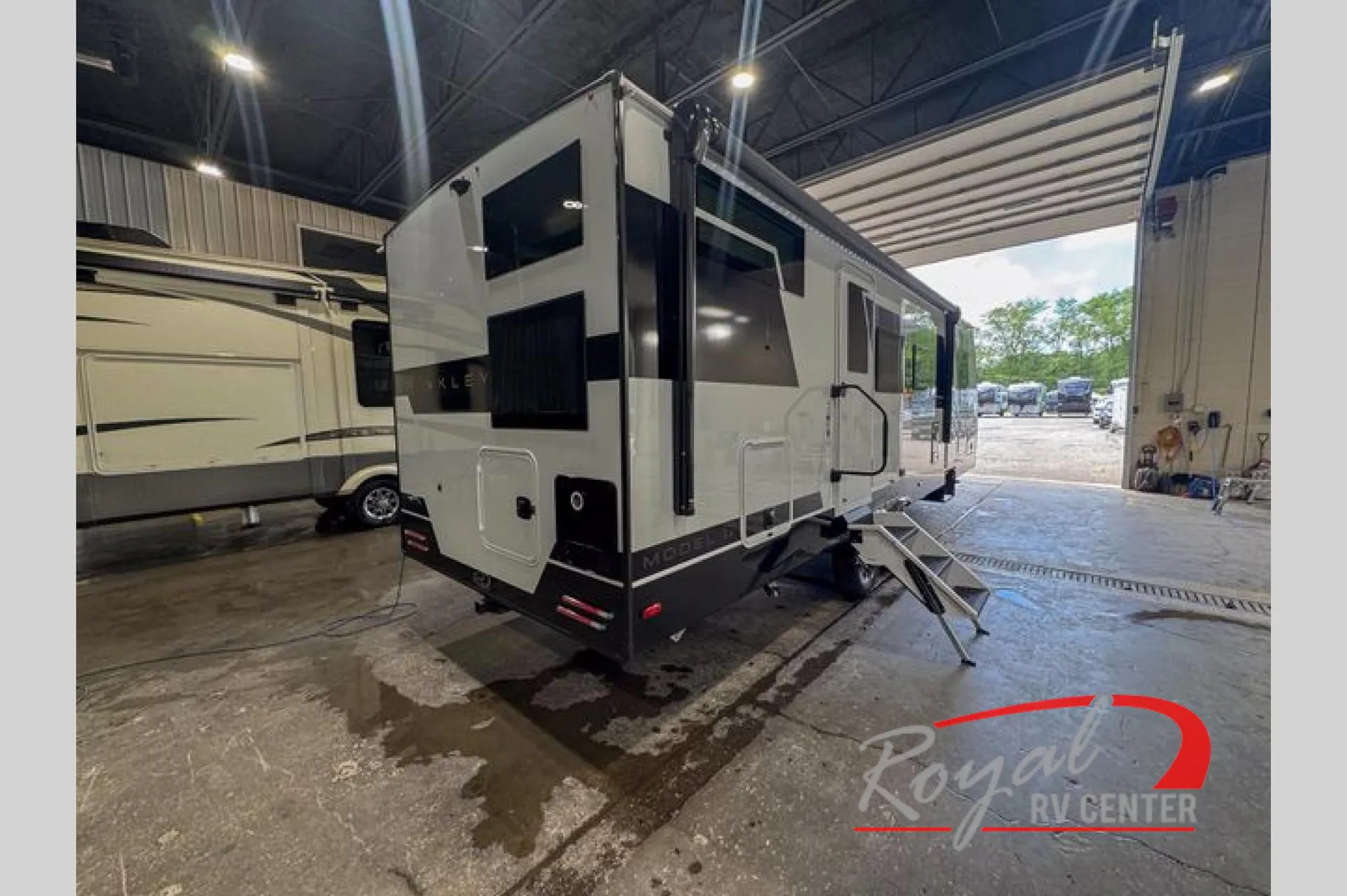 2026 Brinkley Model Ix 24X - Photo 3