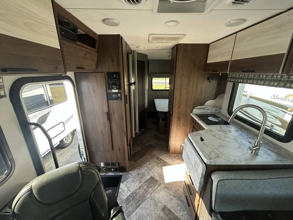 2020 Forest River Sunseeker 2400Q MBS, Photos photo 11