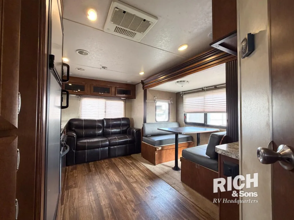 2017 Forest River Vibe Extreme Lite 224RLS, Photos photo 8