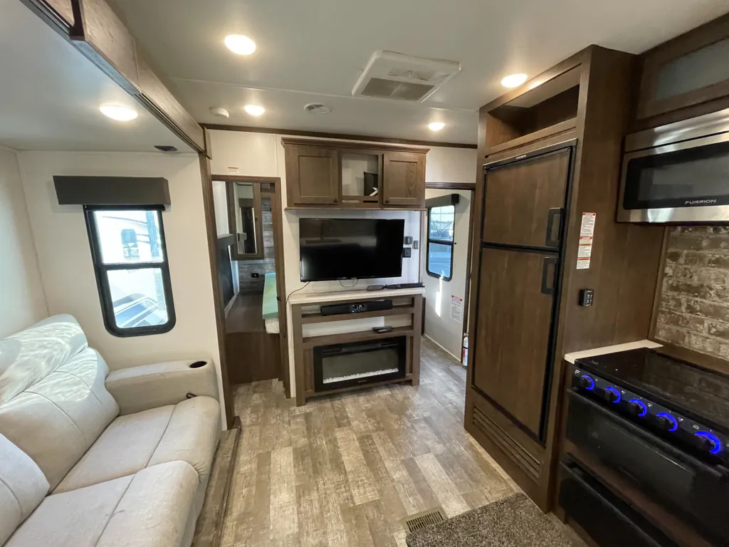 2022 Forest River XLR Hyperlite 3212, Photos photo 2
