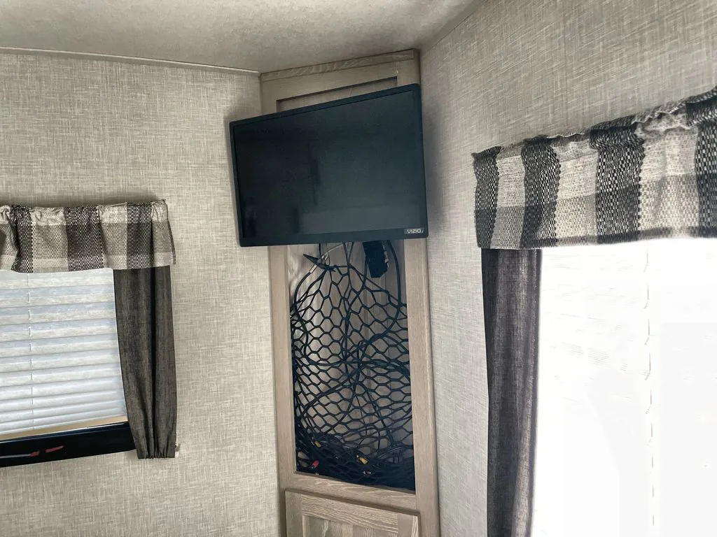 2021 Forest River Flagstaff Micro Lite 25FKS, Photos photo 35