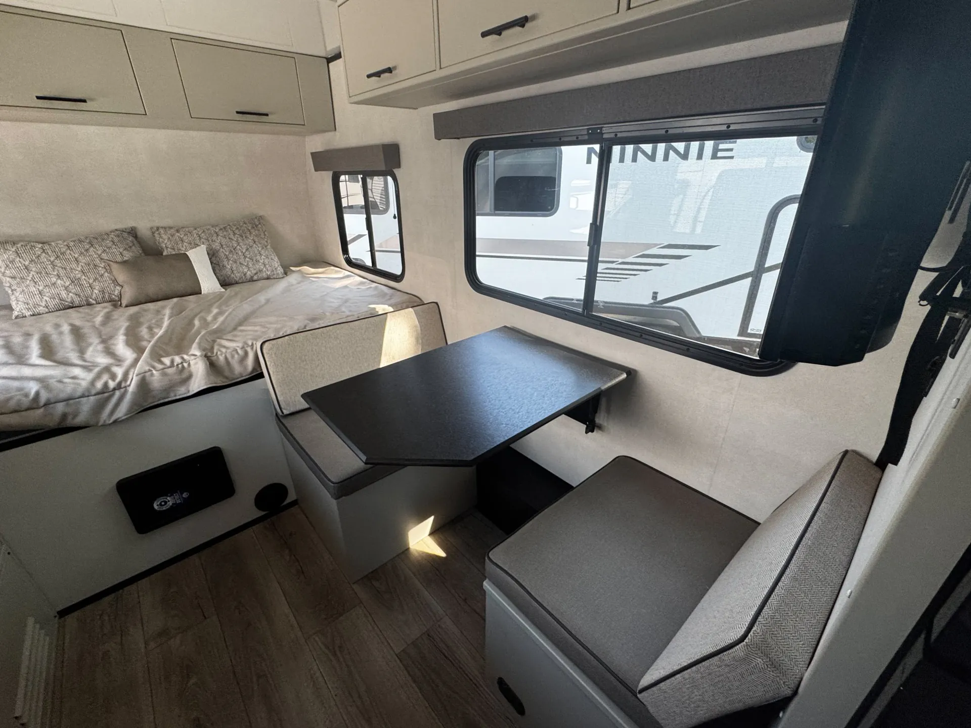 2025 Encore RV Revue 16RB - Photo 4
