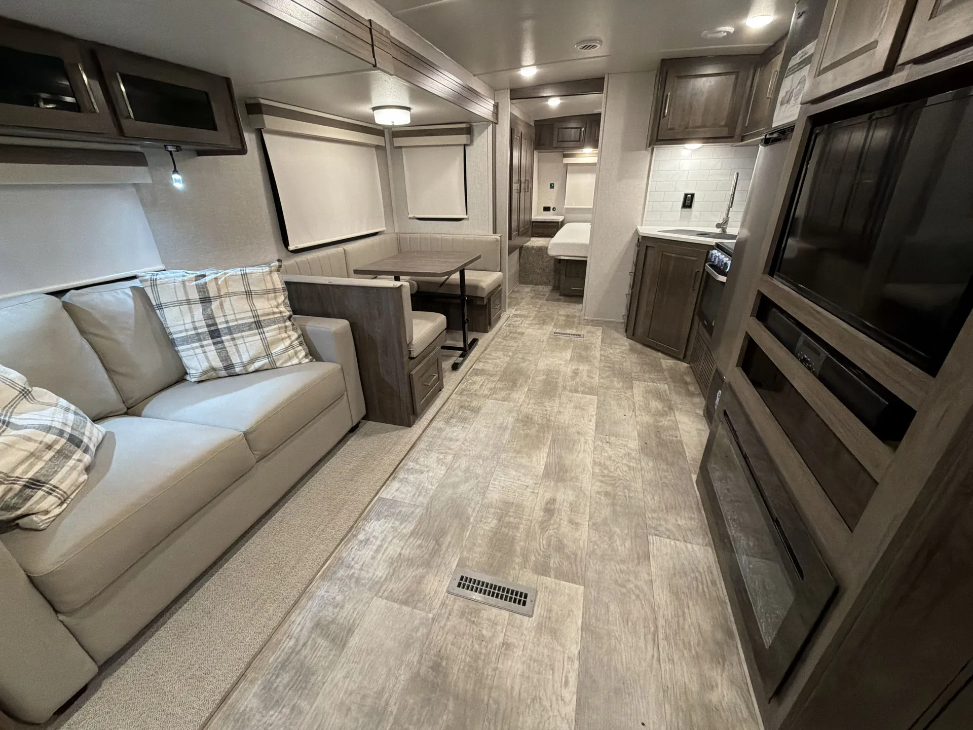 2023 Forest River Rockwood Ultra Lite 2706WS — living area main