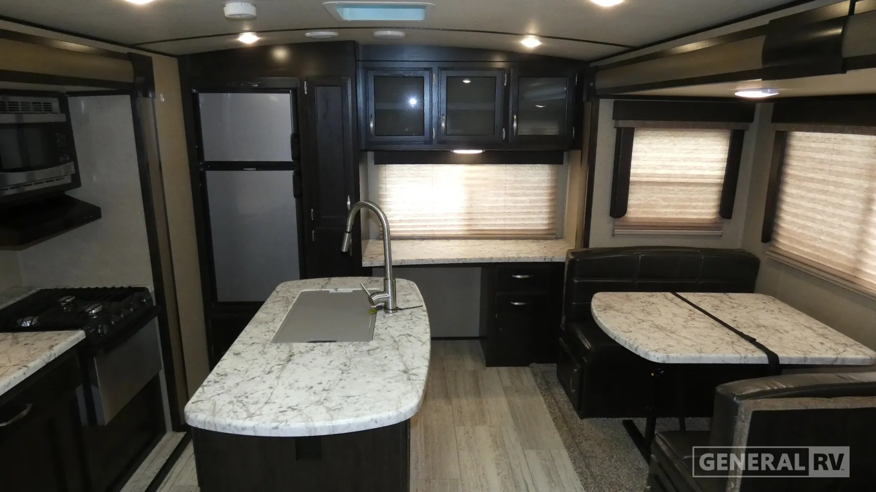 2018 Grand Design Imagine 2670MK - Photo 3