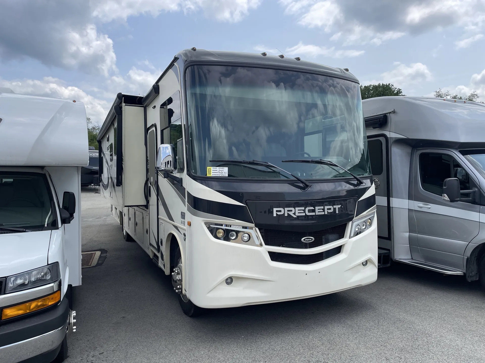 2022 Jayco Precept 36C - Photo 2