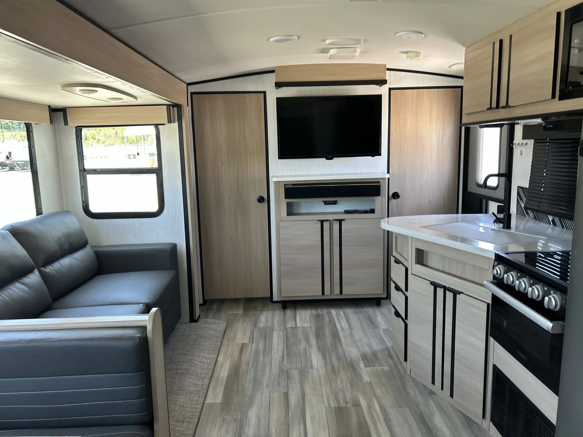 2023 Cruiser RV Radiance 28QD — living area main