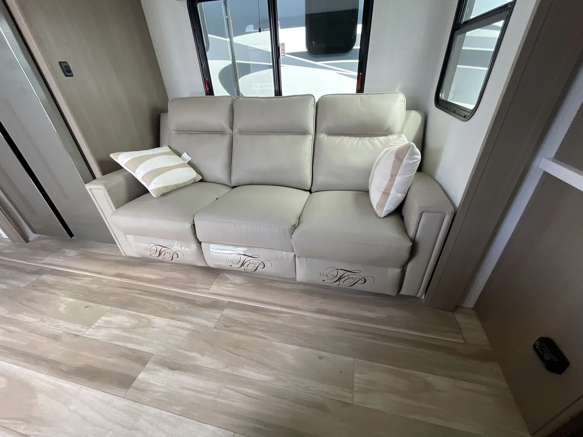 2025 Grand Design Reflection 322FKTS — living area main