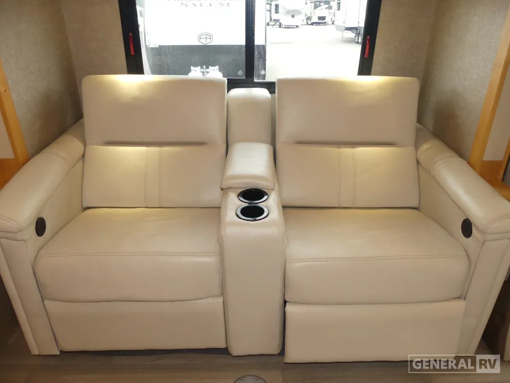 2017 Tiffin Wayfarer 24 QW, Photos photo 15