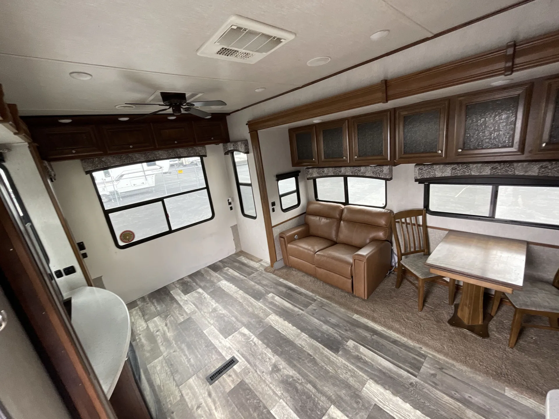 2019 Heartland Bighorn Traveler 32CK — living area main