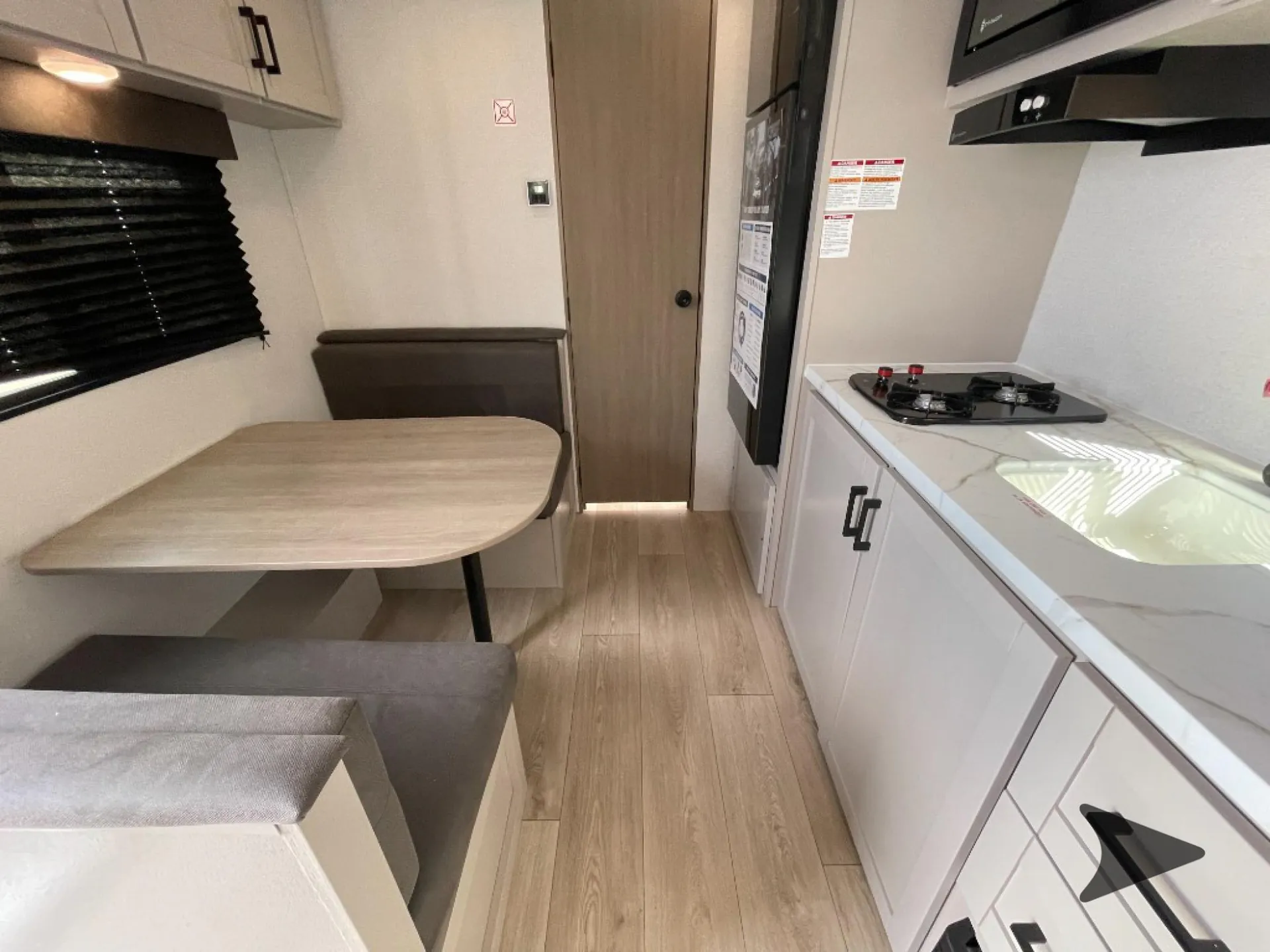 2027 Jayco Jay Flight 175FQW - Photo 4