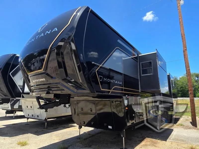 2026 Keystone RV Montana 3900RK - Photo 4