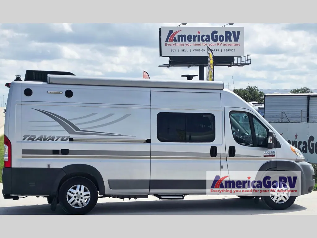 2014 Winnebago Travato 59G, Photos photo 3