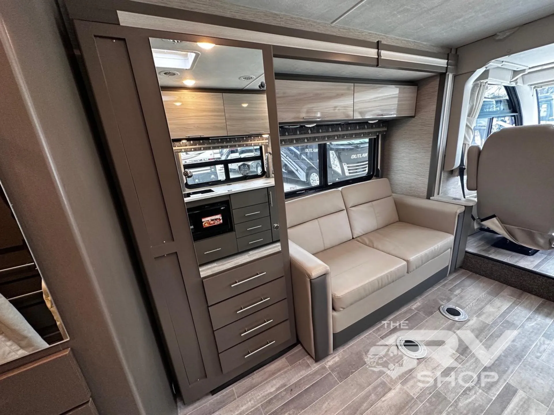 2023 Thor Motor Coach Vegas 25.7 - Photo 4