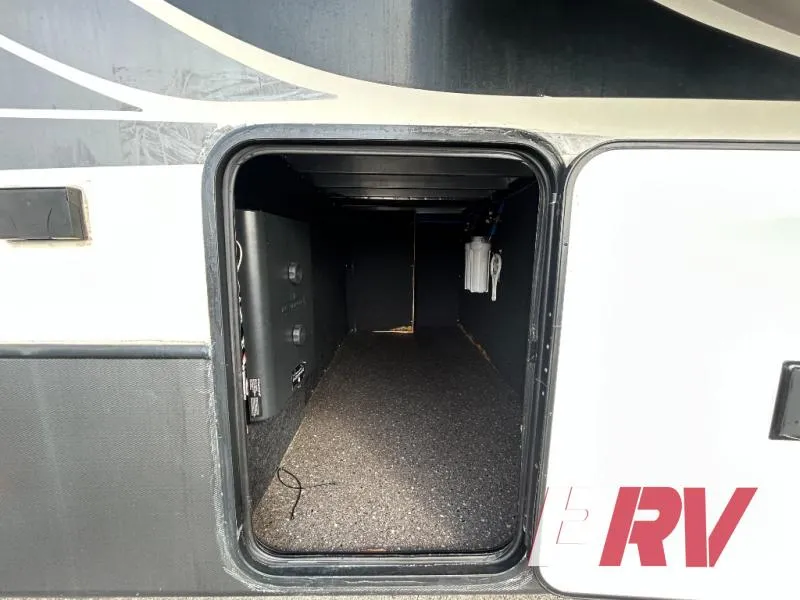 2021 Keystone Alpine 3700FL - Photo 4