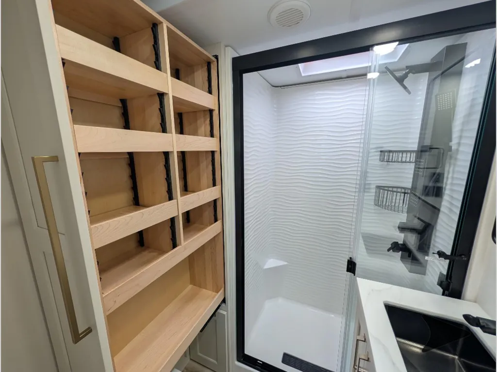 2027 Brinkley Model G 3970, Photos photo 52