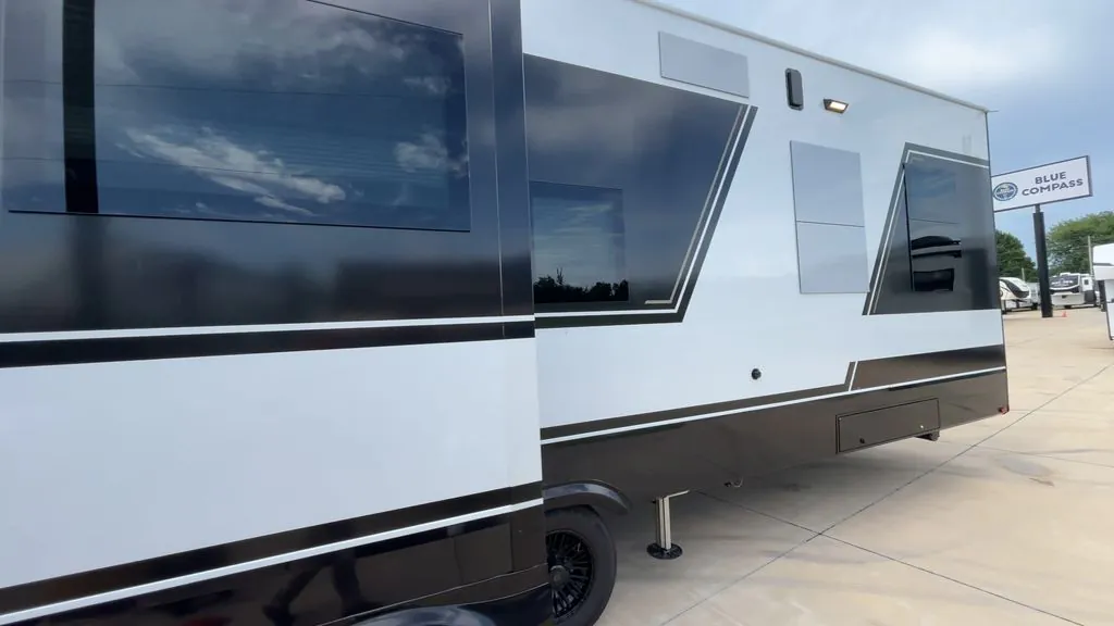 2027 Brinkley Model G 4170, Photos photo 8