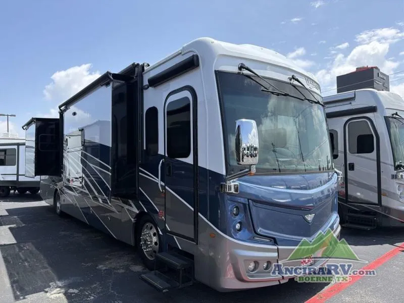 2026 Fleetwood Discovery 38N - Photo 2