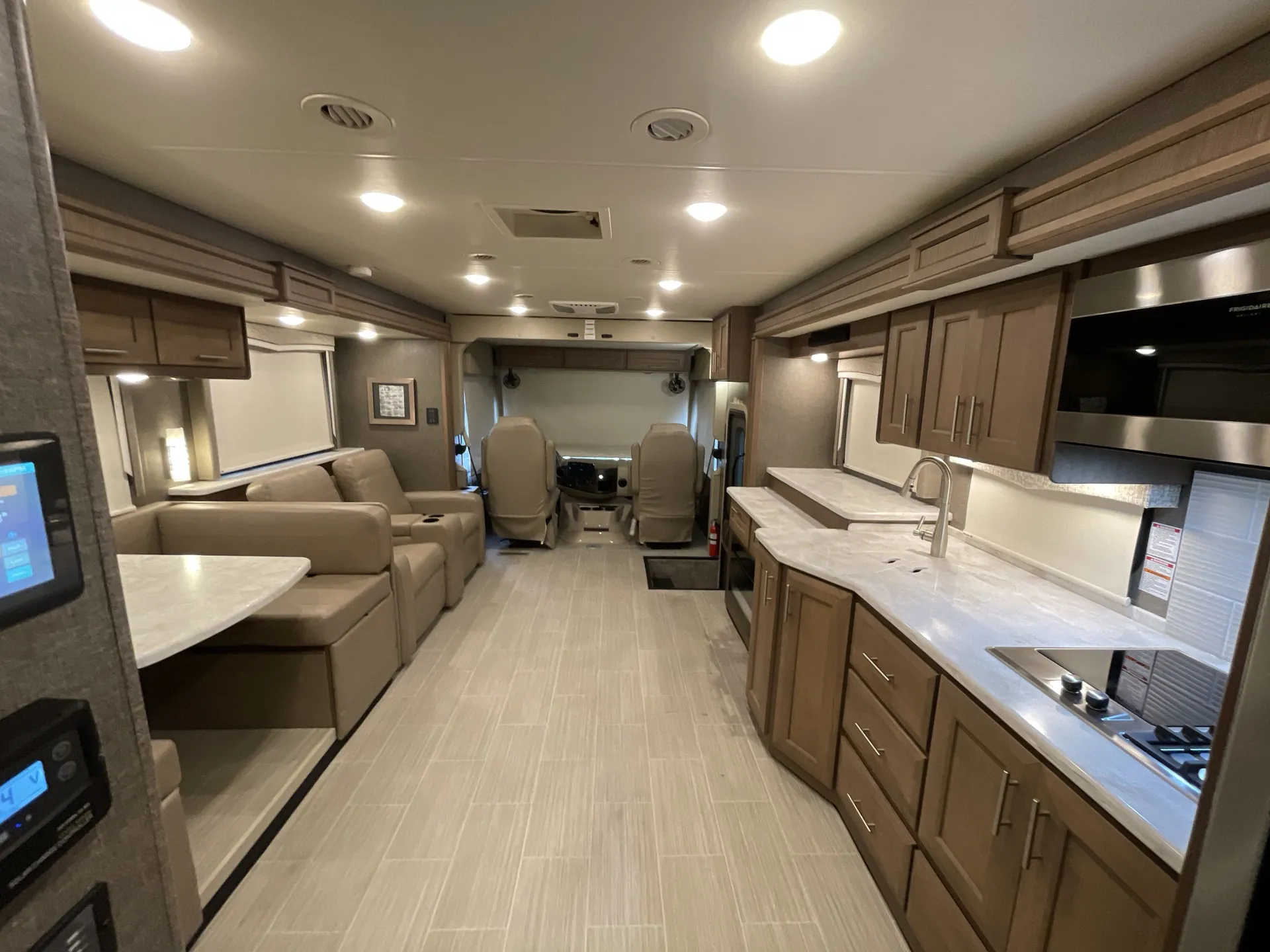 2022 Thor Motor Coach Challenger 37FH — living area main