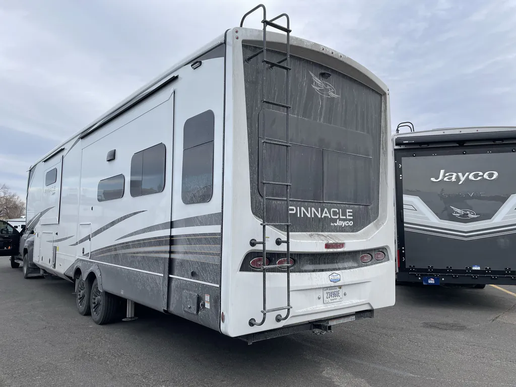 2026 Jayco Pinnacle 36FBTS, Photos photo 18