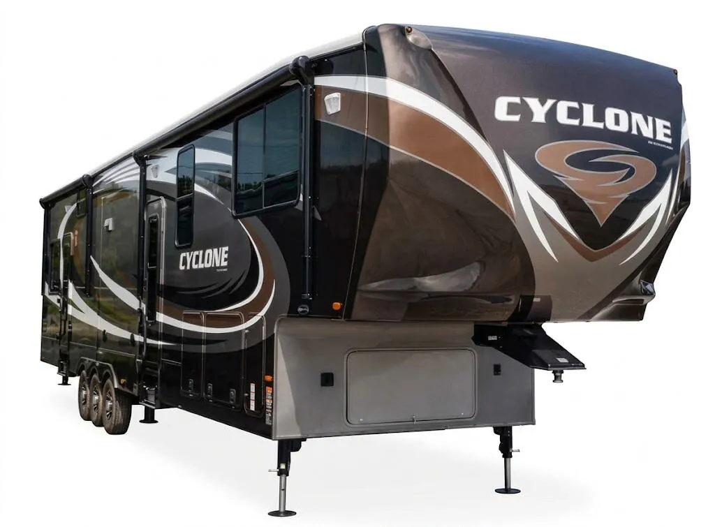 Heartland Cyclone 4200 exterior
