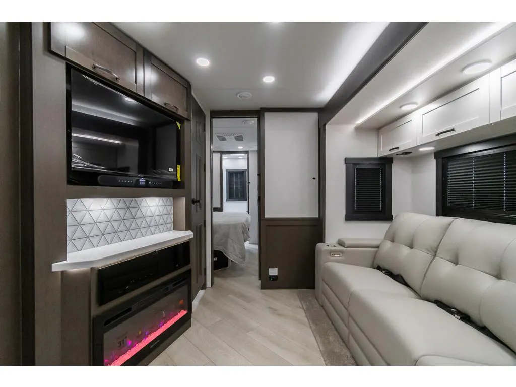 2027 Entegra Coach Accolade 37K, Photos photo 13