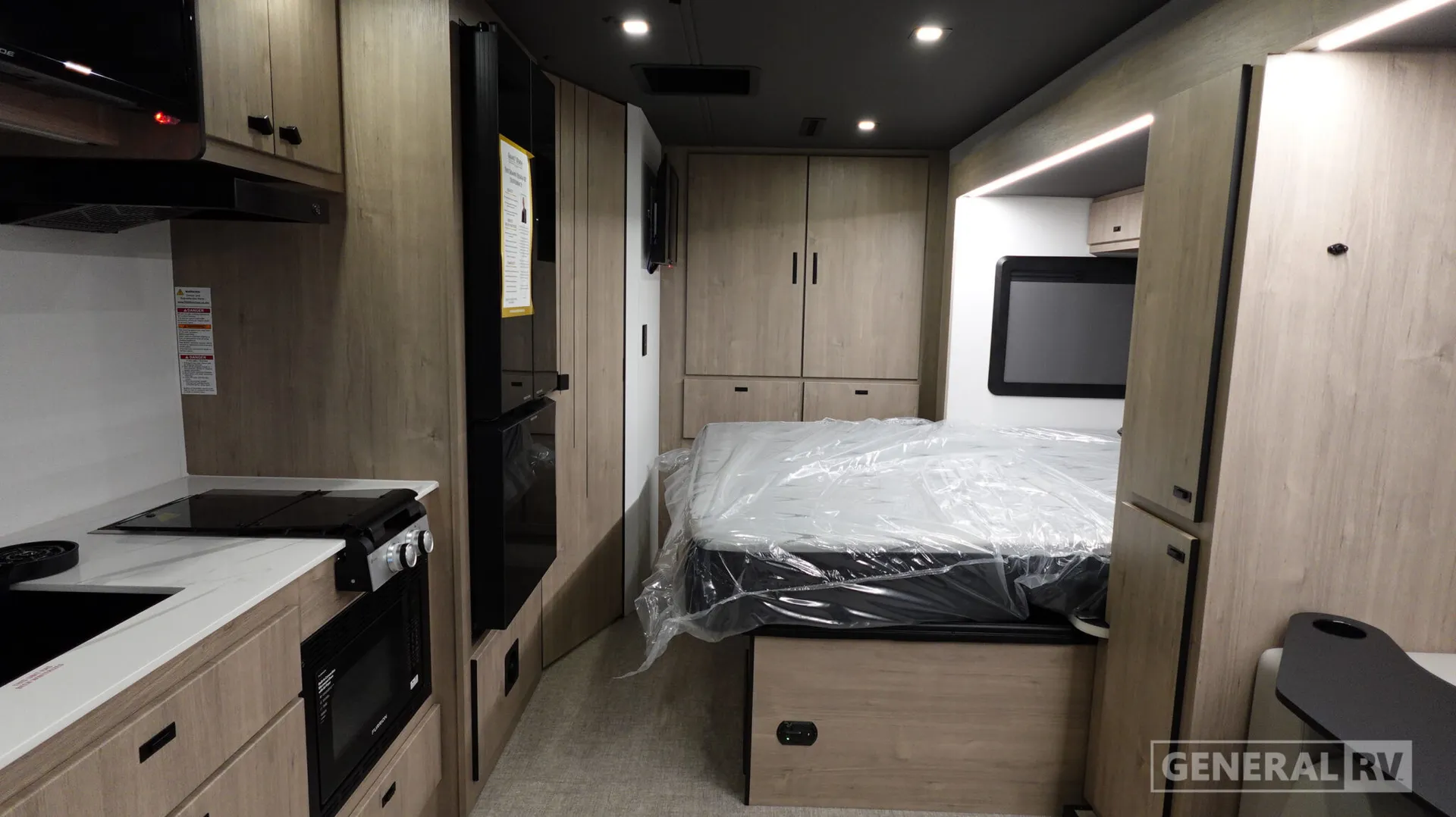 2026 Grand Design Lineage Series M 25FW - Photo 3