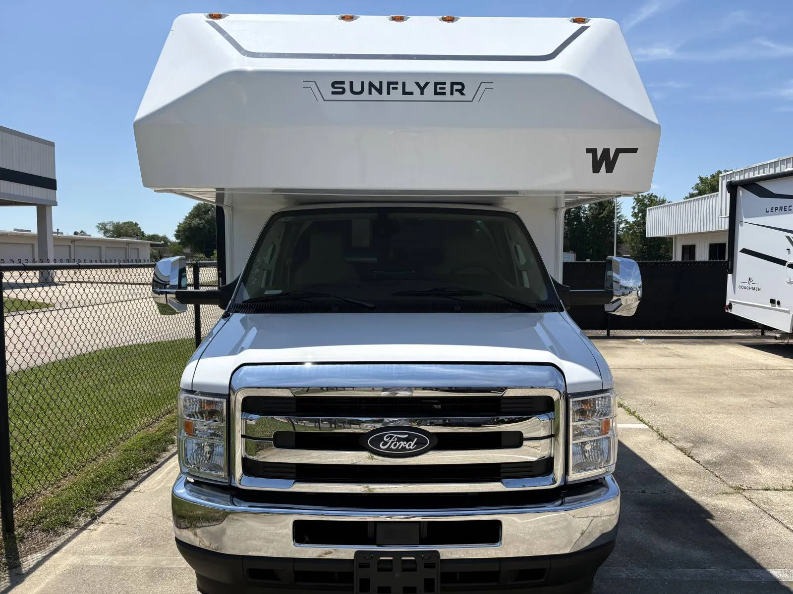 2027 Winnebago Sunflyer 26FE - Photo 4