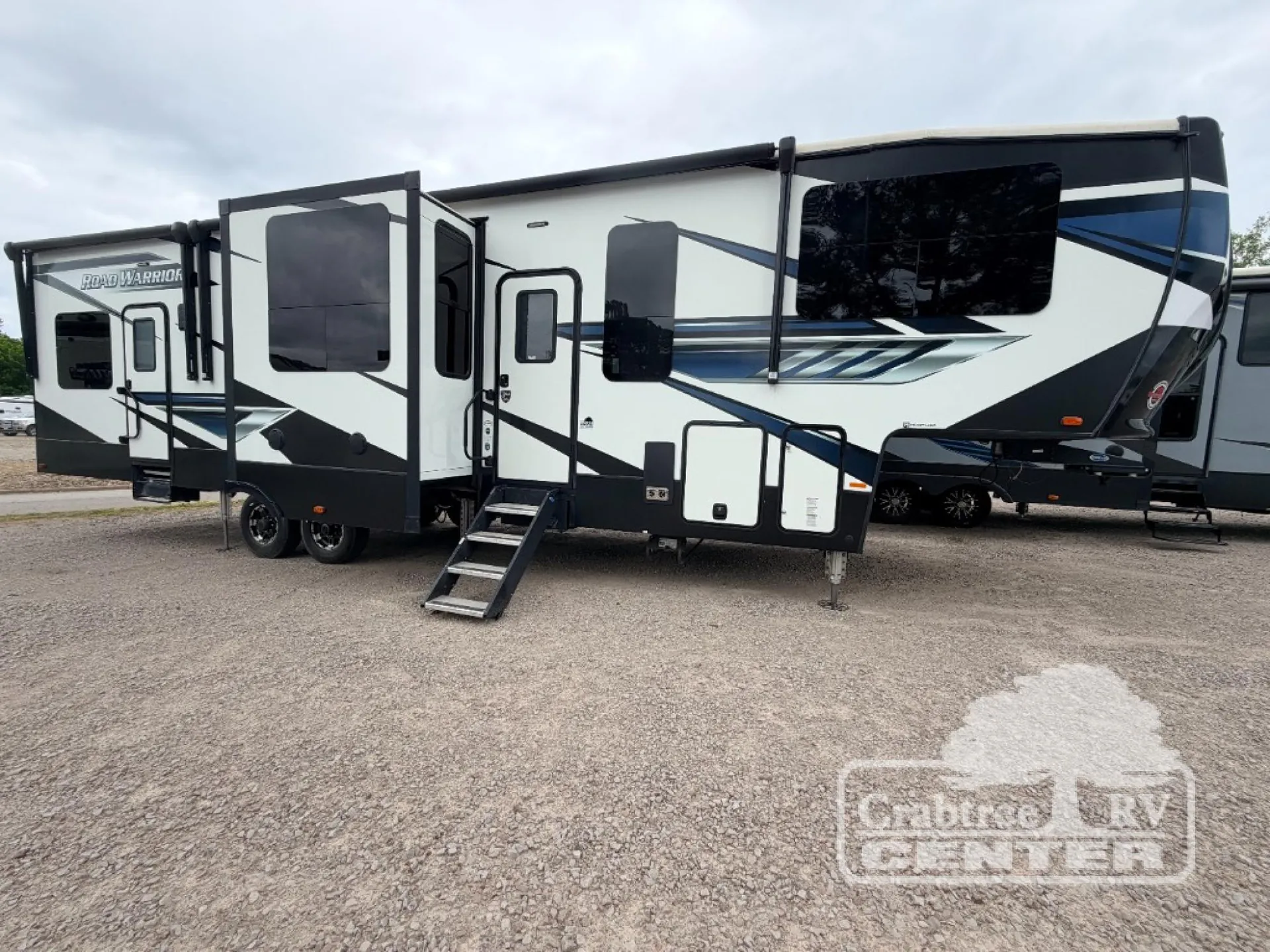 2021 Heartland Road Warrior RW 351 - Photo 2