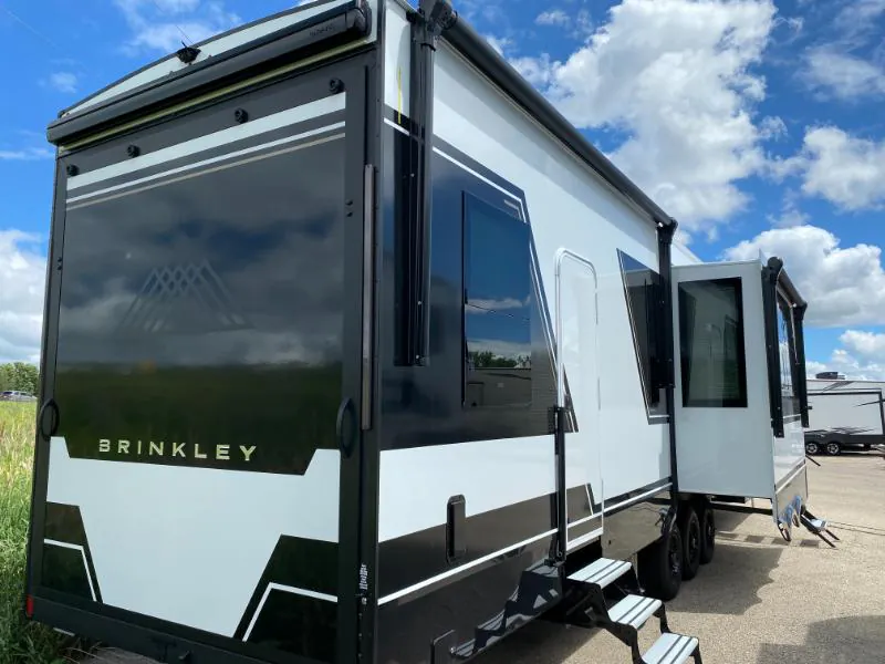 2026 Brinkley Model G 4100, Photos photo 36