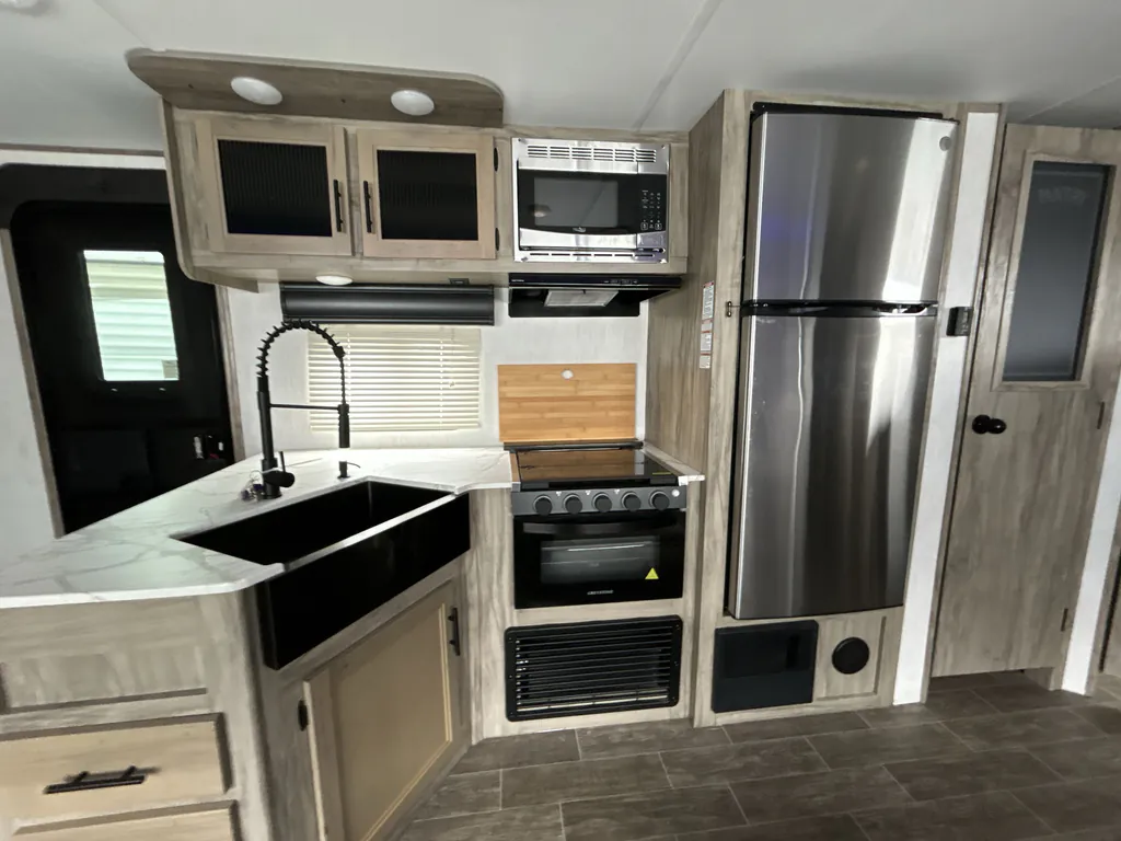 2022 Forest River Cherokee Alpha Wolf 26DBH-L, Photos photo 30