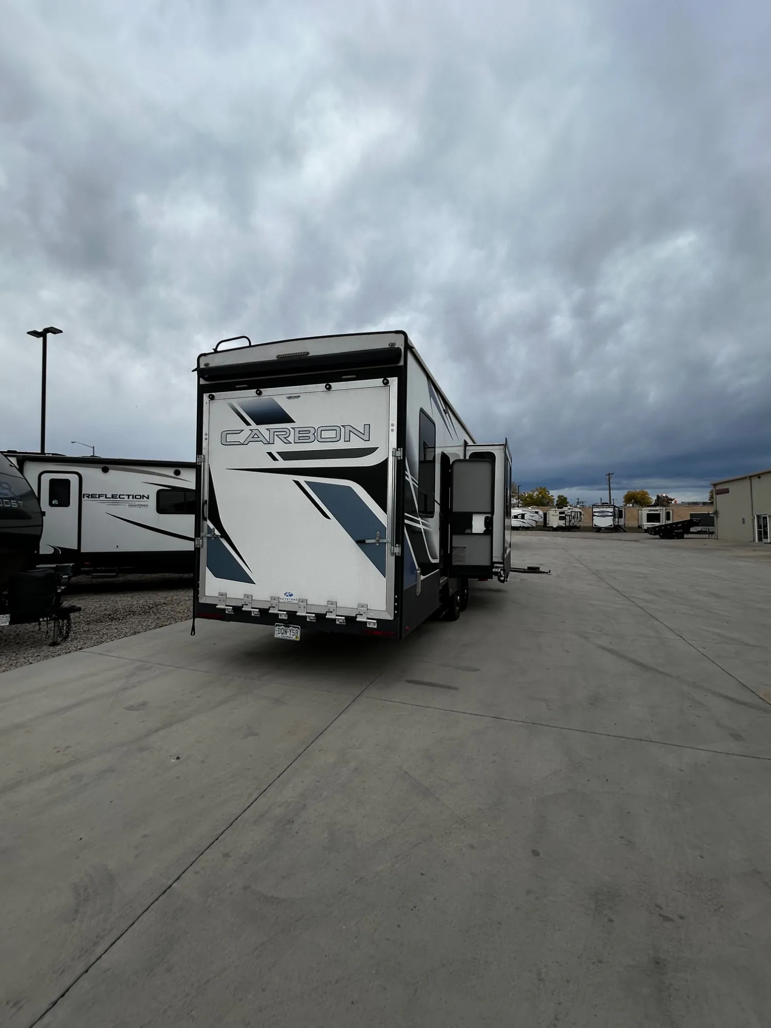 2022 Keystone Carbon 358 - Photo 3