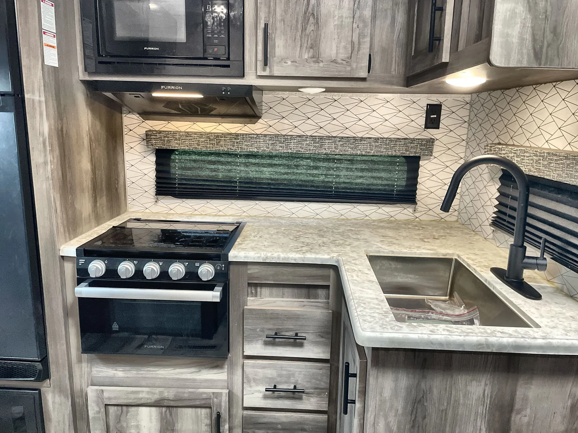 2021 K-Z Rv Sportsmen 231RK — living area main