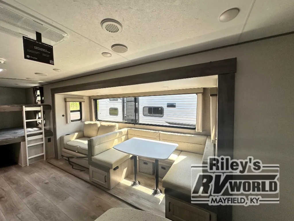 2026 Coachmen Catalina Legacy Edition 273DBHCK, Photos photo 13