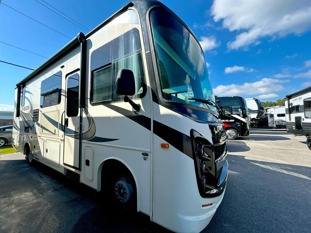 2022 Entegra Coach Vision 27A, Photos photo 2