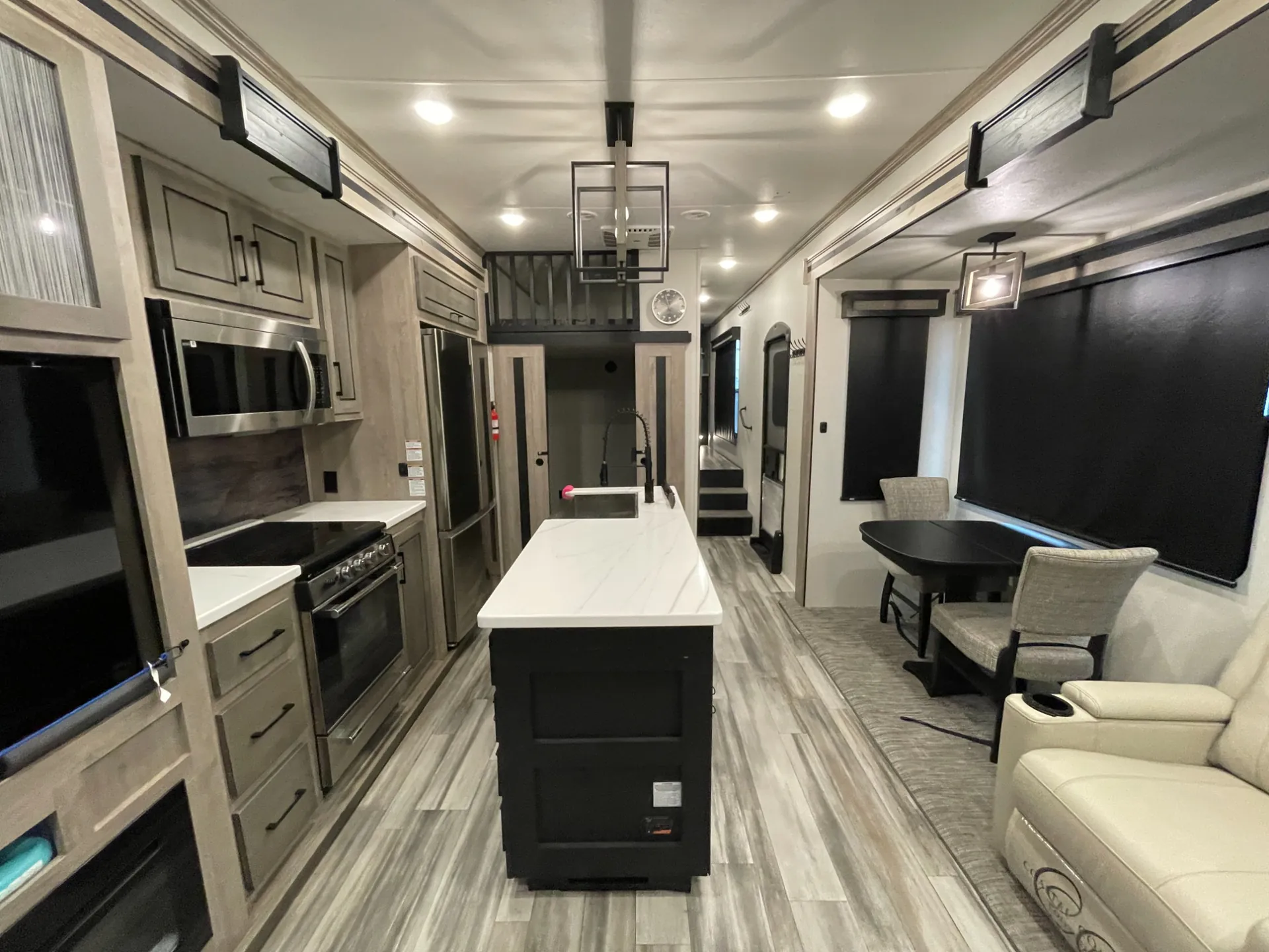 2024 Heartland Big Country 3900MO - Photo 3