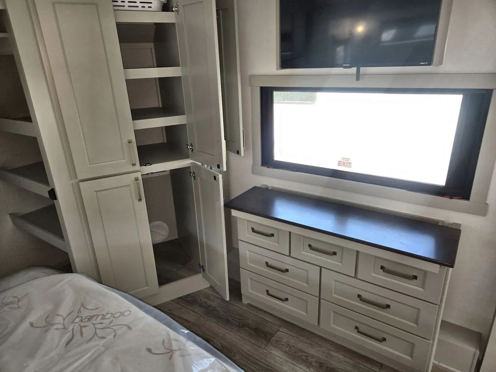 2026 Brinkley Model G 3970, Photos photo 46