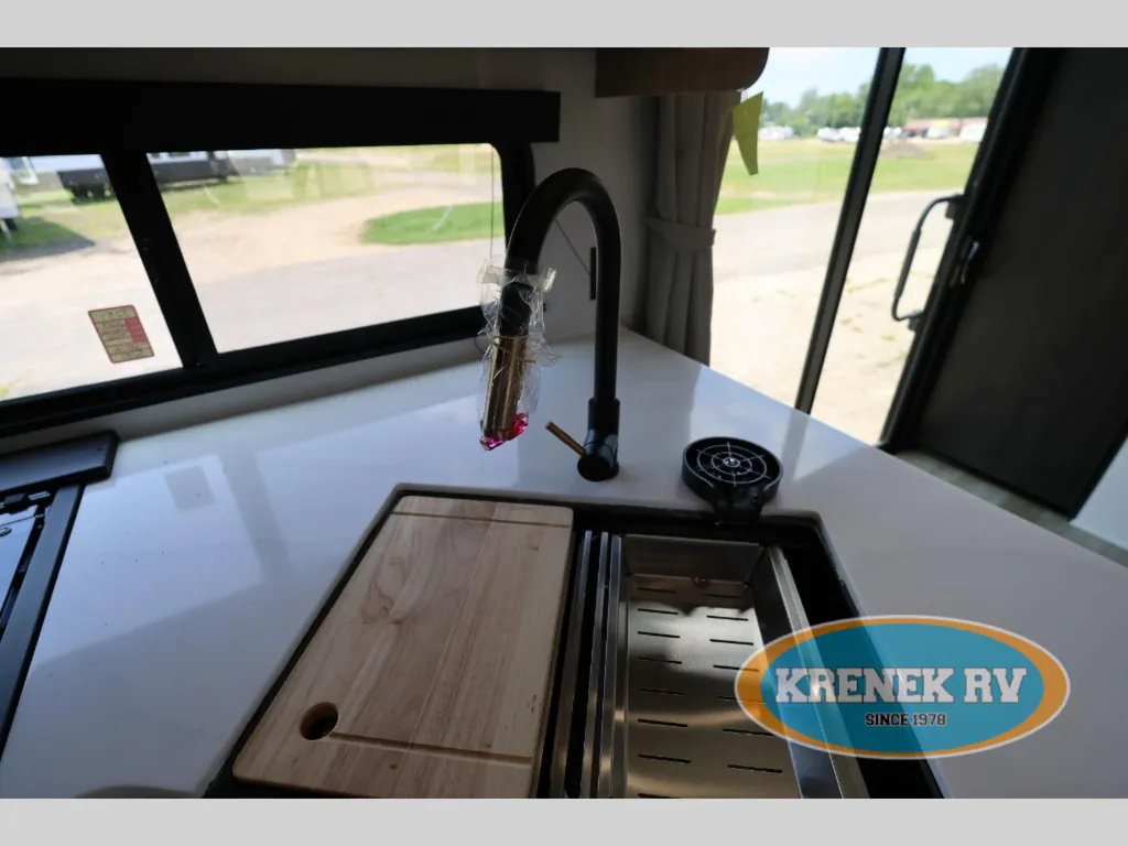 2027 Forest River Cherokee Timberwolf 39DC, Photos photo 20