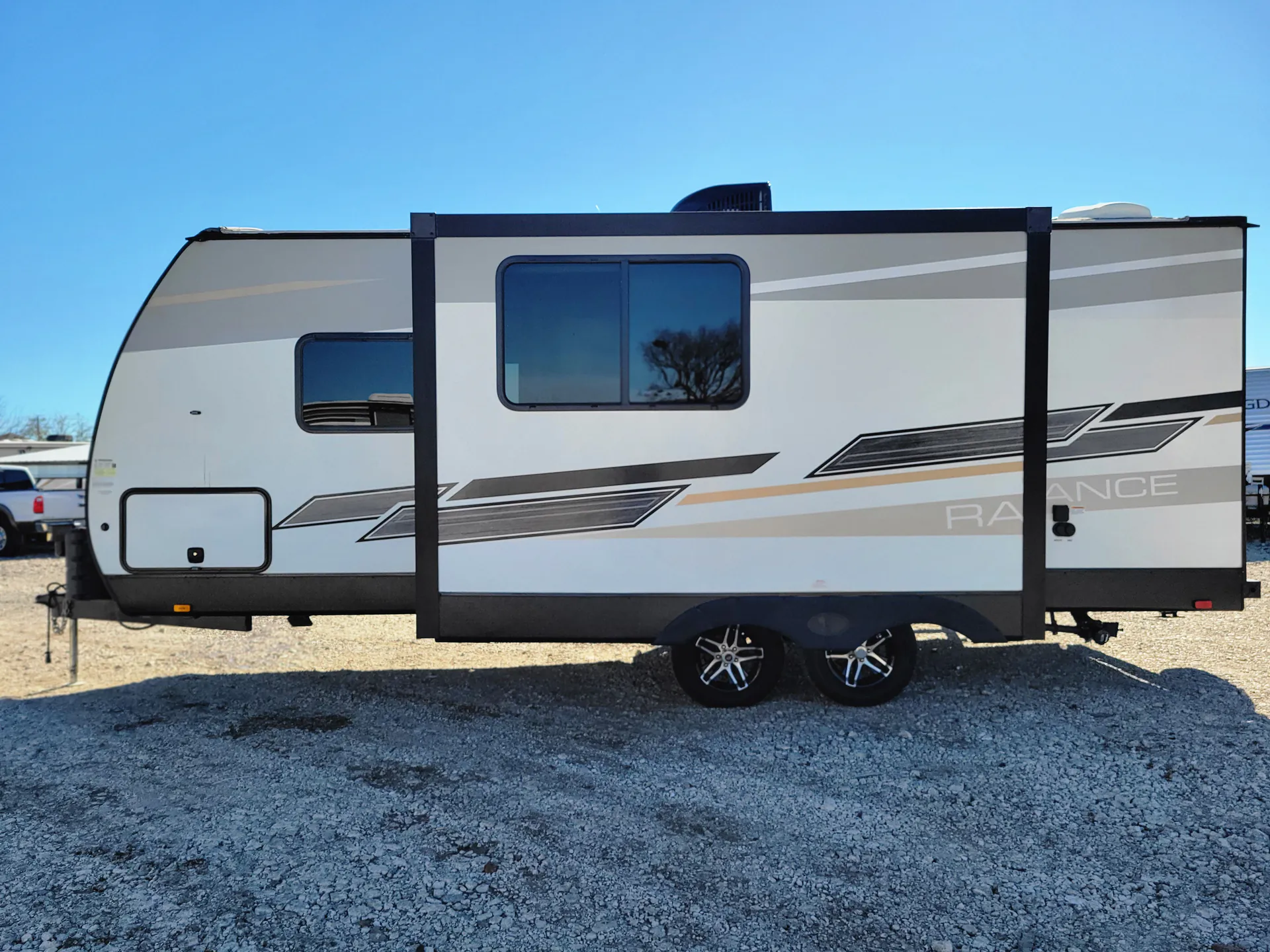 2021 Cruiser RV Radiance R-21RB - Photo 3