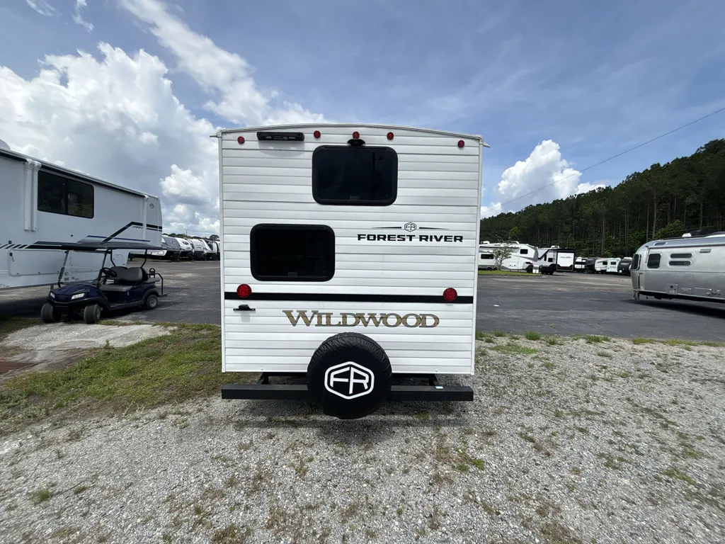 2026 Forest River Wildwood 300ICE, Photos photo 6