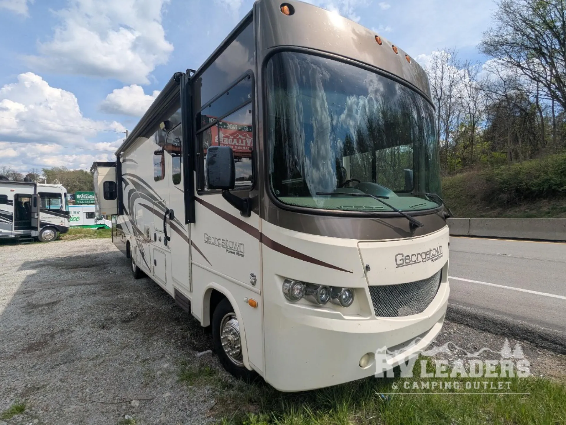 2017 Forest River RV Georgetown 335DS - Photo 3