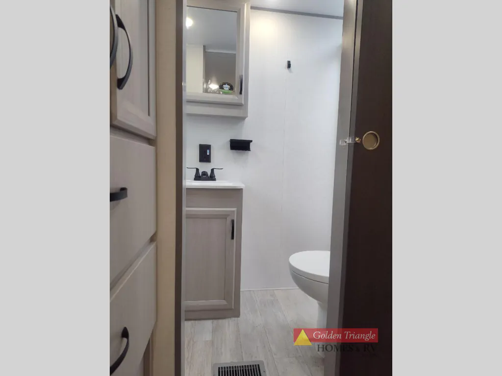 2027 Coachmen Catalina Legacy Edition 333DBDSCK, Photos photo 14