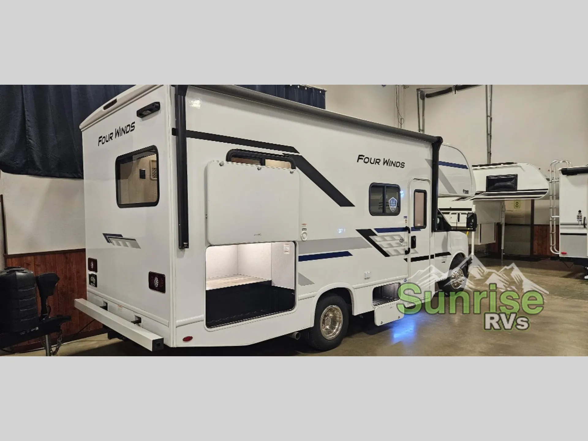 2026 Thor Motor Coach Four Winds 21Z CHEVY - Photo 3